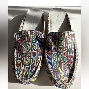 Sesto Meucci Women’s Loafers 9M Leather Slip On Shoes Colorful Geometric Print